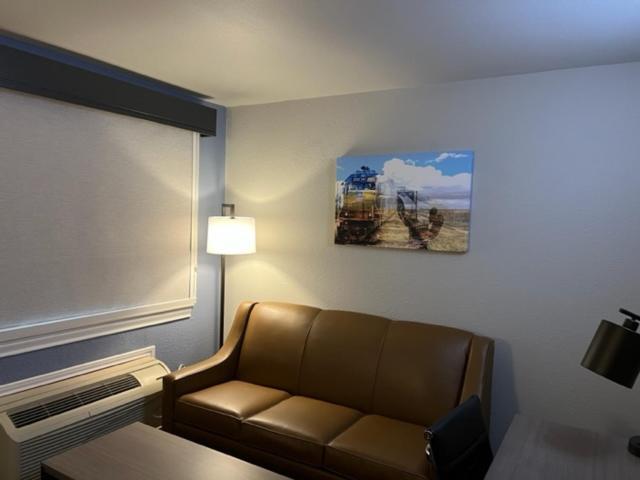 Garden Inn & Suites Hebbronville Экстерьер фото