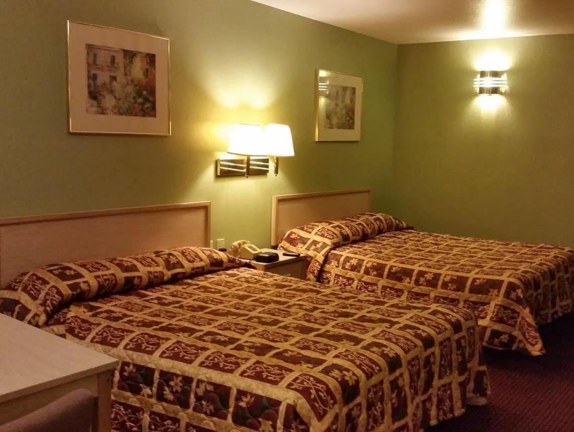 Garden Inn & Suites Hebbronville Экстерьер фото